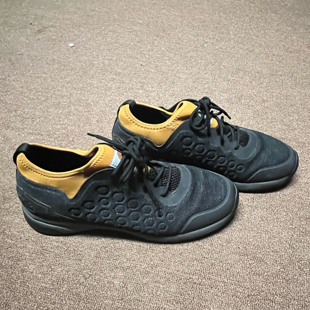 Carhartt Force Nano Composite Safety Toe Work Shoe.